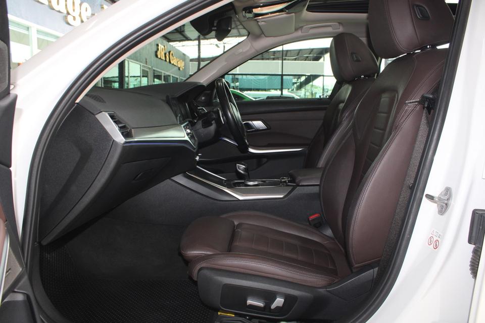 รหัสรถ JRS7336 BMW 3 Series Li สีขาว ตัวเบนซิน 258 hp 12