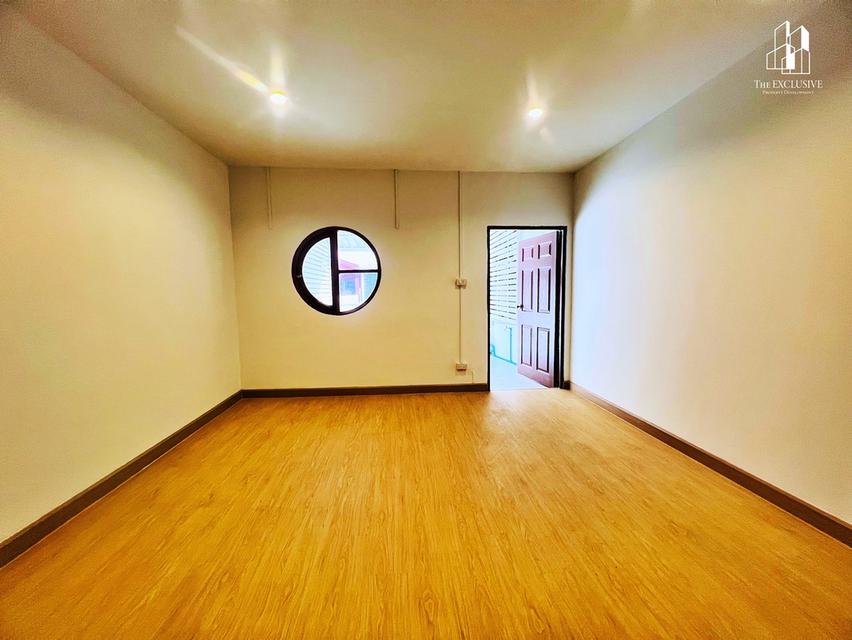 🏡 ขายทาวน์เฮ้าส์ บัวทอง 4 รีโนเวทใหม่สไตล์มินิมอล ✨ สวย อบอุ่น พร้อมอยู่ | ทำเลต้นสายรถตู้ เดินทางสะดวกที่สุดในย่านนี้ 2