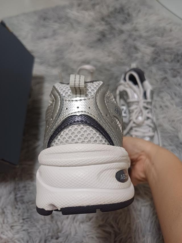 รองเท้า New Balance 530 มือสอง ผู้หญิง รูปที่ 4