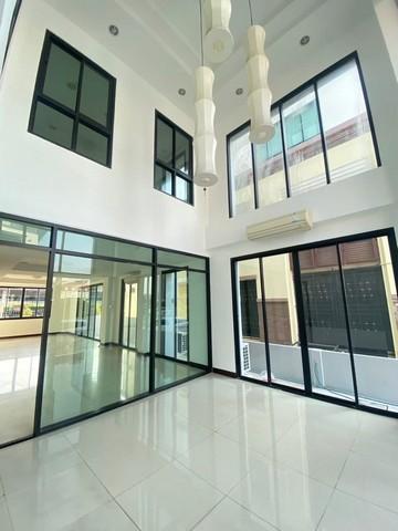 **Home Office550 sq.m.หมู่บ้านรีเจ้นท์รัชดา ซ.สหการประมูล สถานฑูลลาว เหม่งจ๋ายจอดรถ 8 คัน **** 2
