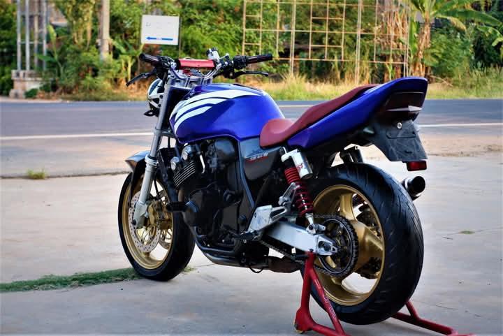 Honda CB400 สีน้ำเงิน 2