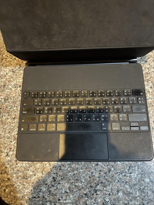 มาอีกแล้วที่ถามหากันขาย Magic KeyBoard iPadPro12.9 ของแท้ ( ตัวใหม่แล้ว2กล้องมือ1สูนขาย12490 บาท ) สภาพไร้รอยตกใดๆคับใช้งานดีทุกๆฟังชั่น ขายราคา 5990 3