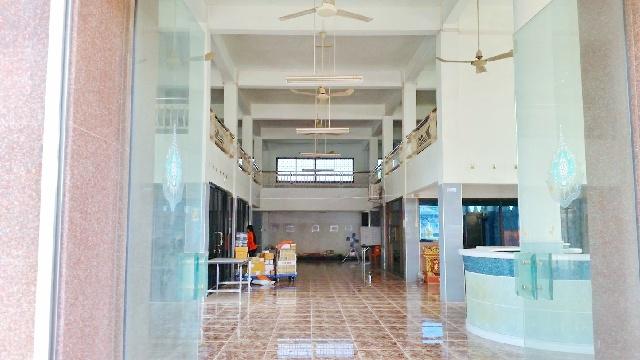 สนามกอล์ฟสระบุรีคันทรีคลับ 5.9 กม. ให้เช่า-ขายอาคารพาณิชย์ 3 ชั้นขนาดใหญ่ ทำเลเด่น ติดถนนใหญ่ 490 ตร.วา.1,990 ตร.ม.โครงส