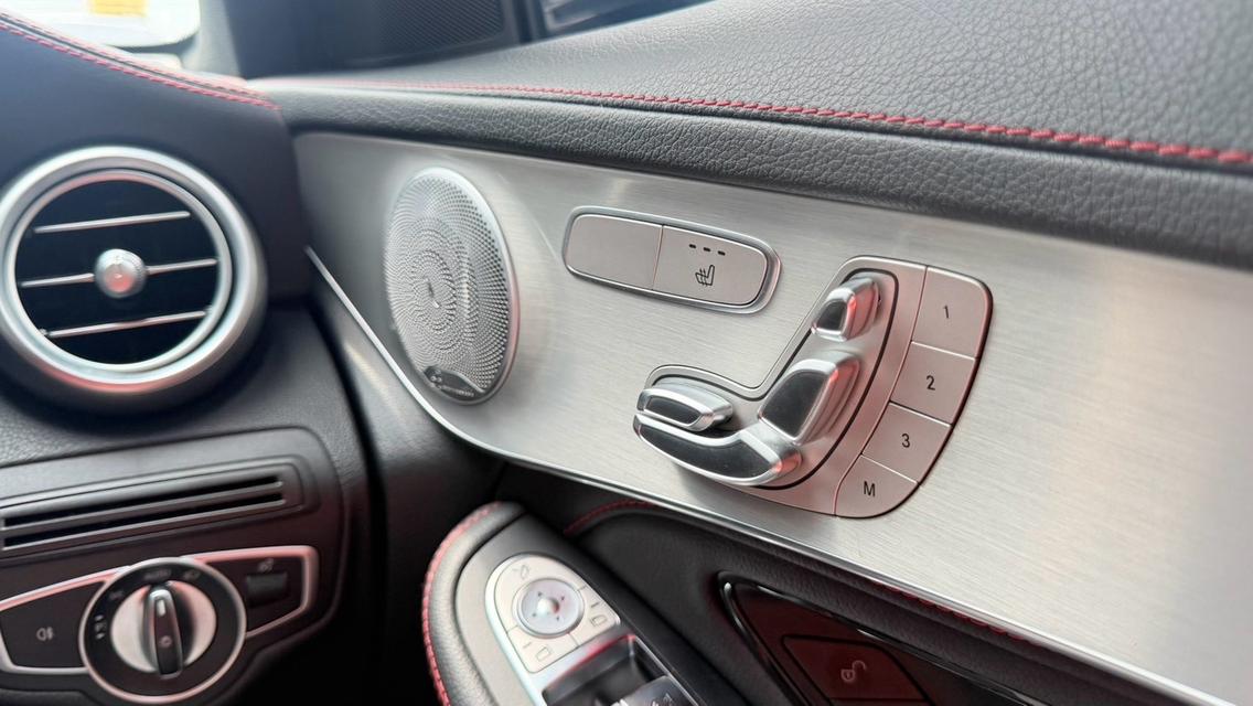 2020 BENZ GLC 43 COUPE 4 Matic สีขาว Milage 82,XXX KM รถสวย ไม่มีอุบัติเหตุ เซอร์วิส ตามระยะ รูปที่ 14
