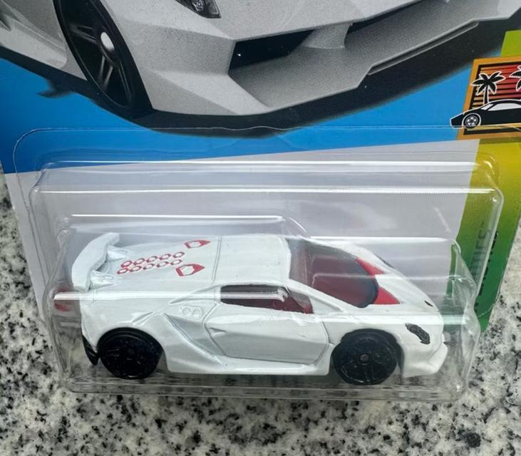 โมเดลรถเหล็ก Hotwheels Lambo Sesto Elemento 2