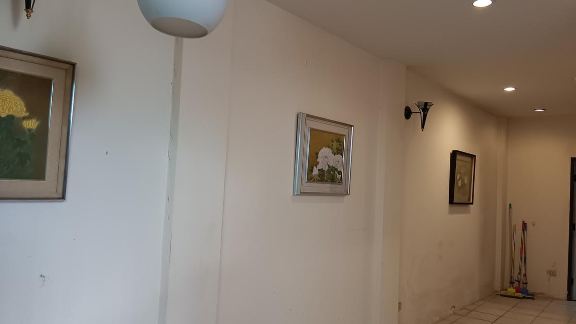 ให้เช่าทาวน์เฮ้าส์ 4 ชั้น Renovate ใหม่ ใกล้ MRT ห้วยขวาง – ซอยมีทรัพย์ ถนนประชาอุทิศ 4