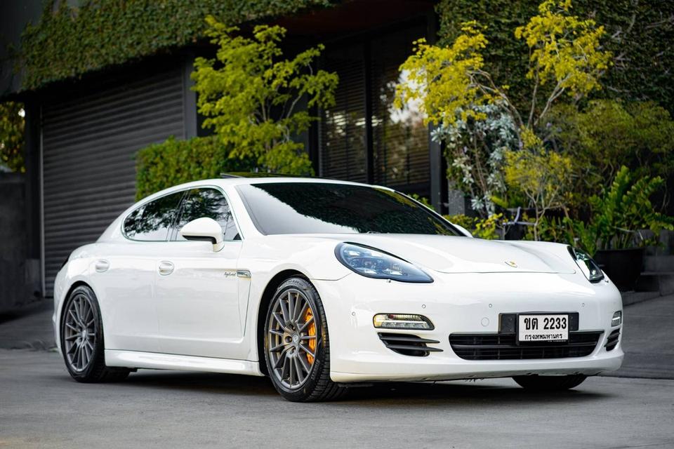 รหัสPR2244Porsche Panamera S Hybrid  ออก และ service ที่ Rabbit Auto Craft ออกปี 2012 จด 2012