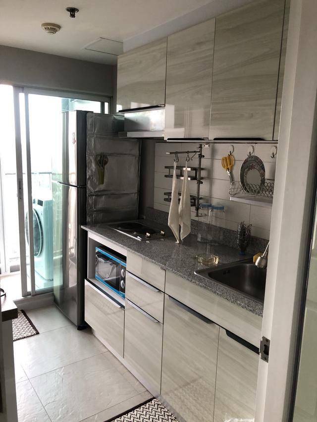 ยูดีไลท์คอนโดแอดห้วยขวาง ห้องมุมมี 2 ชั้น18 จากทั้งหมด 20 ชั้น มีสระว่ายน้ำ มีสระว่ายน้ำ ซาวน่า ฟิตเนส เข้าออกได้หลายทาง พระราม 9 ลาดพร้าวรัชดา ท 10