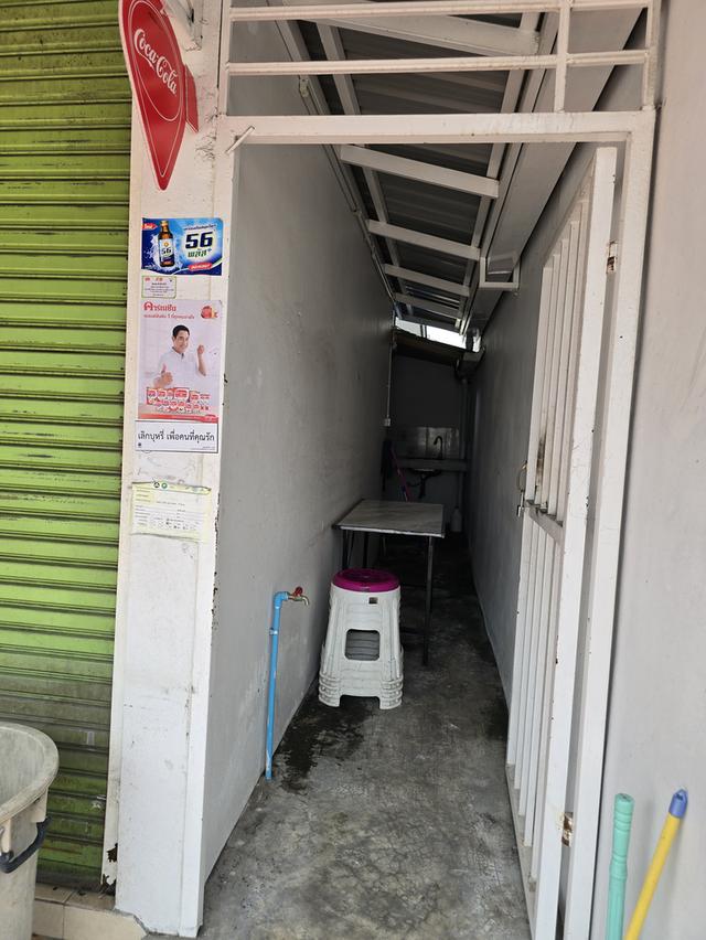 ห้องแถวพร้อมบ้านติดถนน 13