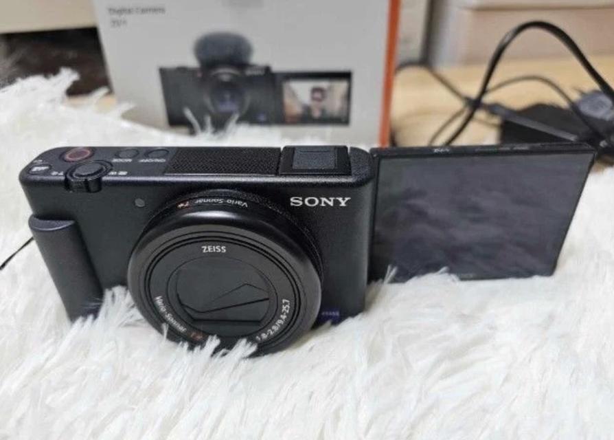 ส่งต่อกล้อง Sony ZV-1 อุปกรณ์ครบ พร้อมใช้งาน