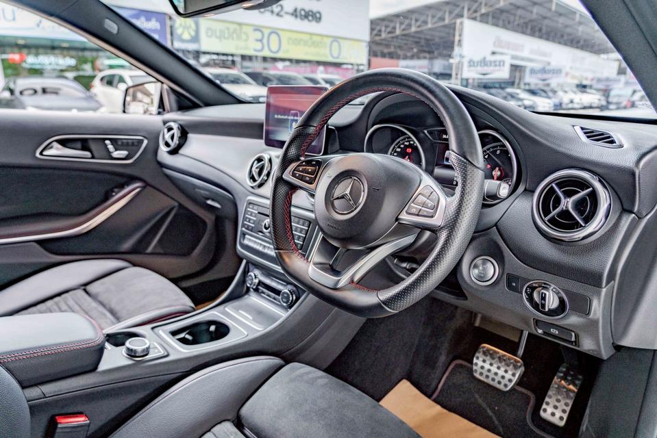 รหัสรถ NP6053  BENZ GLA250 AMG FACELIFT 2018 13