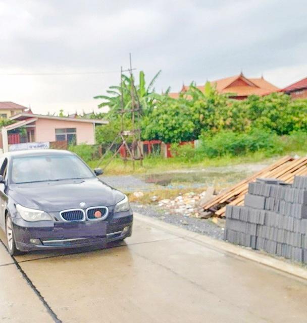 สนามกอล์ฟกรุงเทพกรีฑา 3.2กม. เนอวานา พอร์ช 1.4 กม. ถ.กรุงเทพกรีฑา ศรีนครินทร์ ขายที่ดินถมแล้ว 50เมตร ถึง ถนนใหญ่ 1ไร่ สะ 2