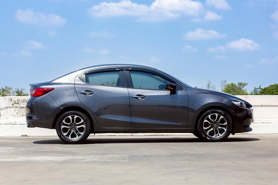 MAZDA 2 Sedan 1.3E 2020  8
