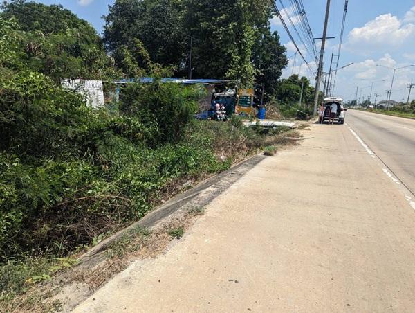 ขายที่ดินติดถนน 3 ด้าน 12-3-71 ไร่ ทำเลทอง ศุขประยูร - พนัสนิคม จ.ชลบุรี โทร 0818213624 2