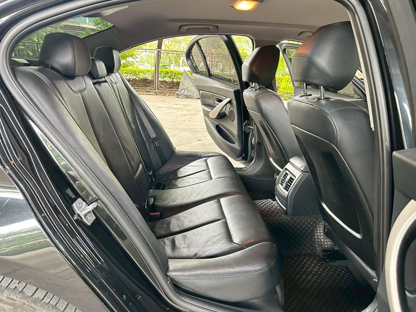 BMW 316i F30 Sedan AT ปี 2014 17
