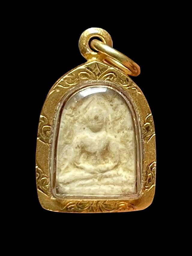 พระซุ้มกอ พิมพ์เล็ก มีลายกนก กรุกำแพงเพชร กรอบทอง