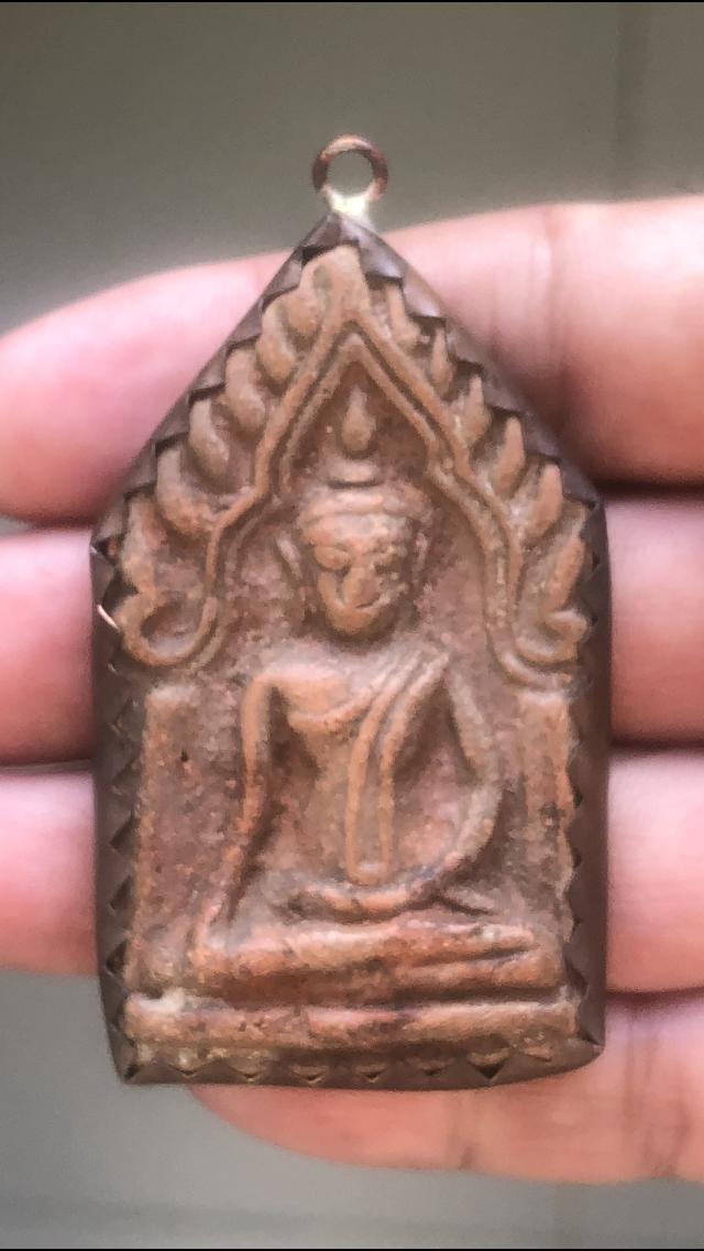 พระขุนแผนกรุวัดบ้านกร่าง พิมพ์ห้าเหลี่ยมอกใหญ่(เลี่ยมเก่าโบราณ)