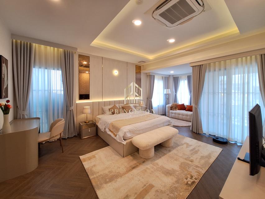 Luxury House For Sale or Rent Nantawan Rama 9 New Krungthep Kreetha 11