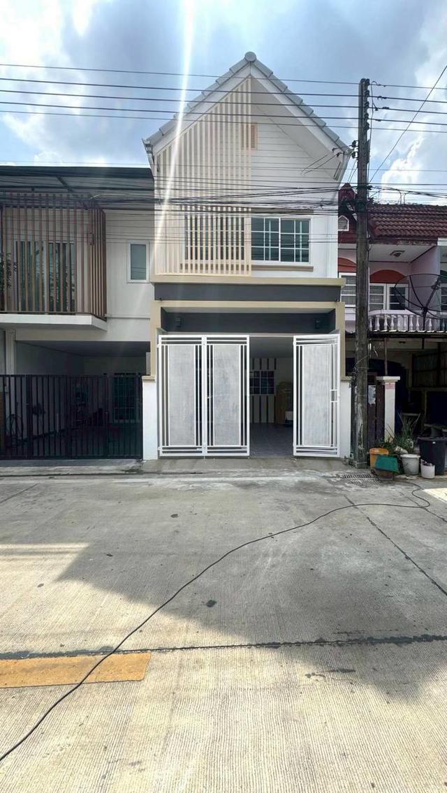 ขาย หมู่บ้านฉัตรณรงค์วิลล่า 3 ถ. ลำลูกกา ซ. เปียร์นนท์ 19