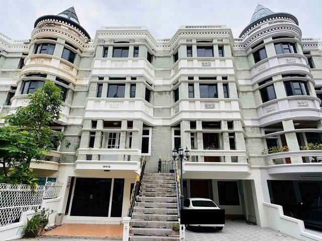 ให้เช่าทาวน์โฮม 4 ชั้น 350 ตรม 4 ห้องนอน หมู่บ้านชิชาคาสเซิล สุขุมวิท 31 หลังมศว.ประสานมิตร 2