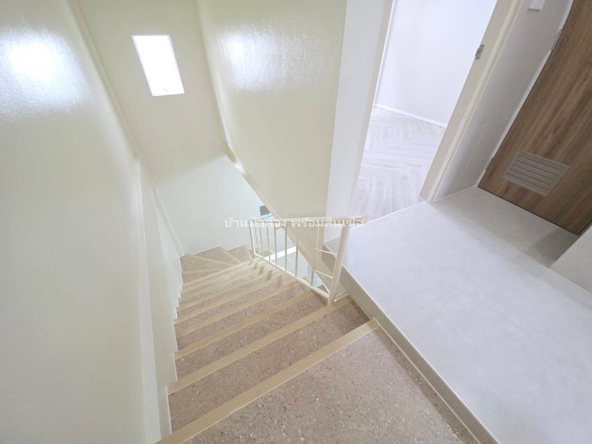 หมู่บ้านปรีชา 10 ถนนรามคำแหง 13