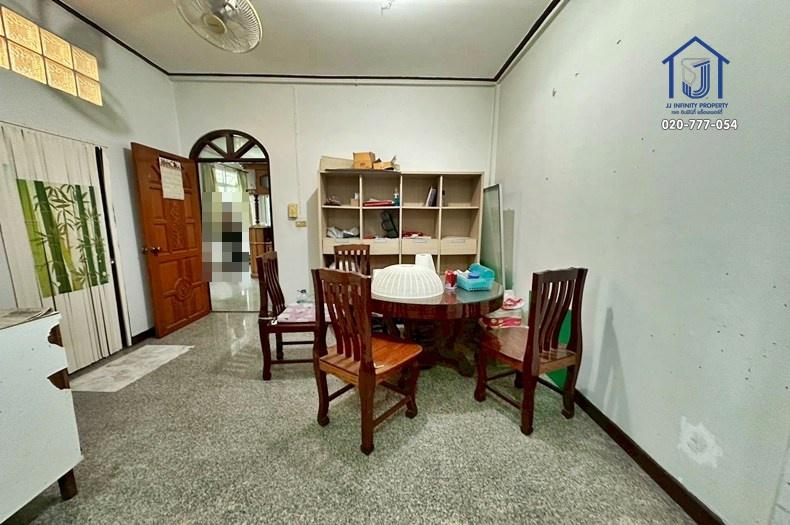 ขายทาวน์โฮม 2 ชั้น หมู่บ้านอยู่เจริญ หลังมุม ซอยอินทามระ 41 ใกล้MRT สุทธิสาร 7