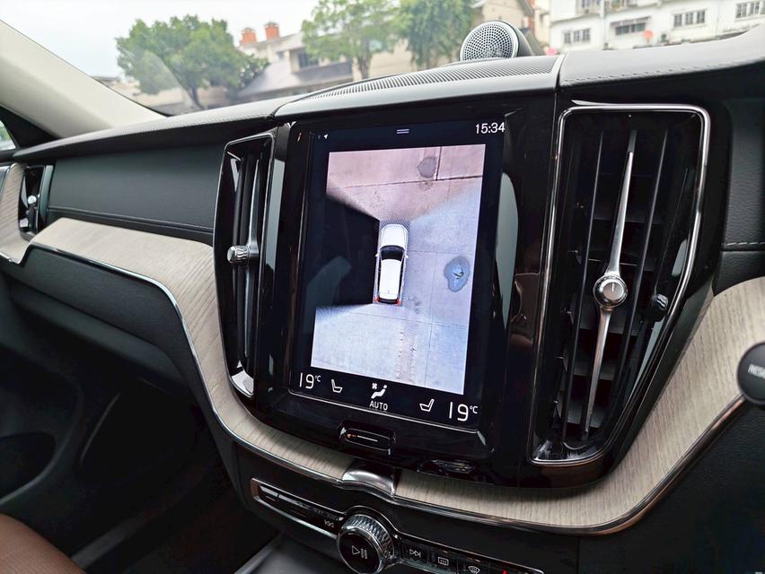 ทุกชีวิตปลอดภัยใน Volvo 31,xxx km!! มือเดียว Top Inscription น้องๆป้ายแดงครับ 😁😁 New Arrival!!♥️ Volvo XC 60 2.0 Inscription 2020 Top รูปที่ 20