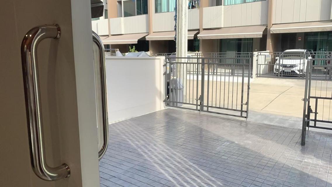 ให้เช่า โฮมออฟฟิศ 3 ชั้น บ้านกลางเมือง เสรีไทย-ลาดพร้าว เย็นสบาย บ้านเลขที่รวมได้เลข9 19