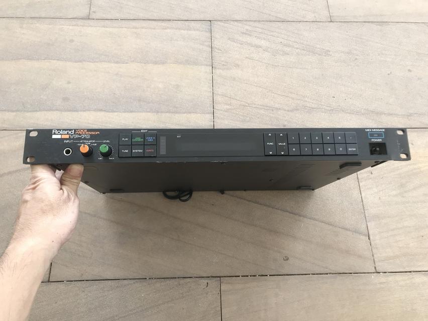 Roland VP-70 Vintage Vocal Processor - Harmonizer & Vocoder (Made