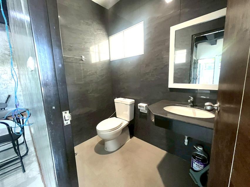 🔑 ขายด่วน! บ้านเดี่ยว 52 ตรว. 5.5 ลบ. 3 นอน 3 น้ำ ครัวครบ จอดรถ 2 คัน (โอนคนละครึ่ง) 💸 3