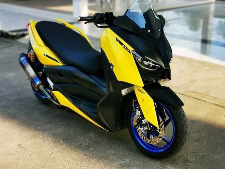 Yamaha x-max สีเหลือง 3