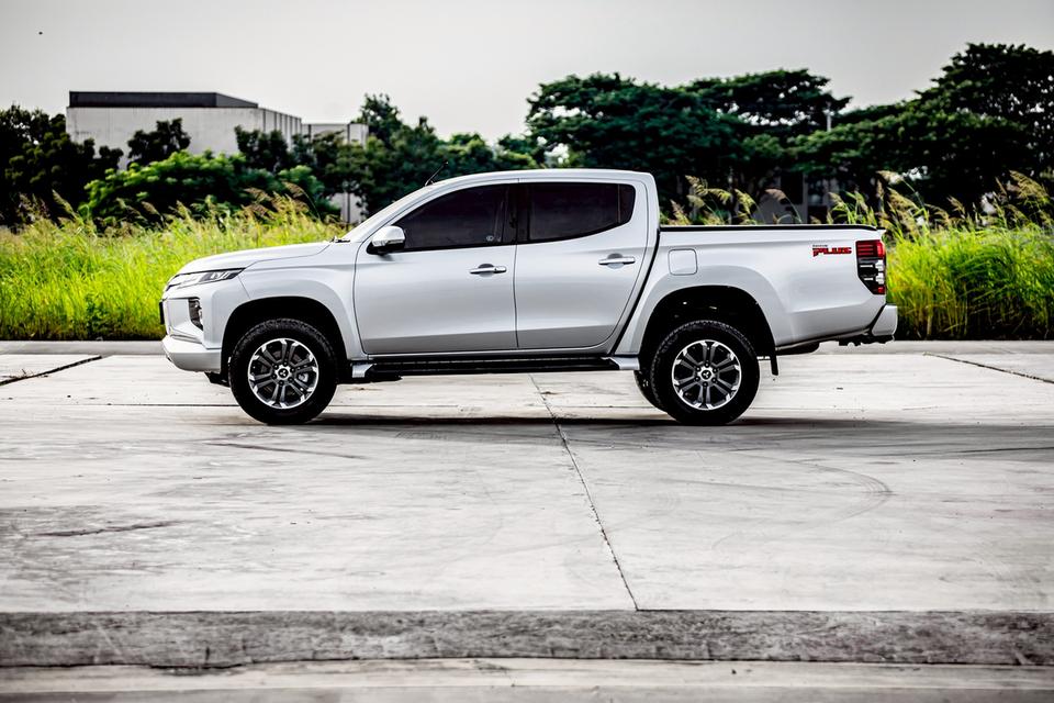 MITSUBISHI TRITON 2.4GT PLUS DOUBLE CAB ปี 2019 สีเทา เกียร์ออโต้  10