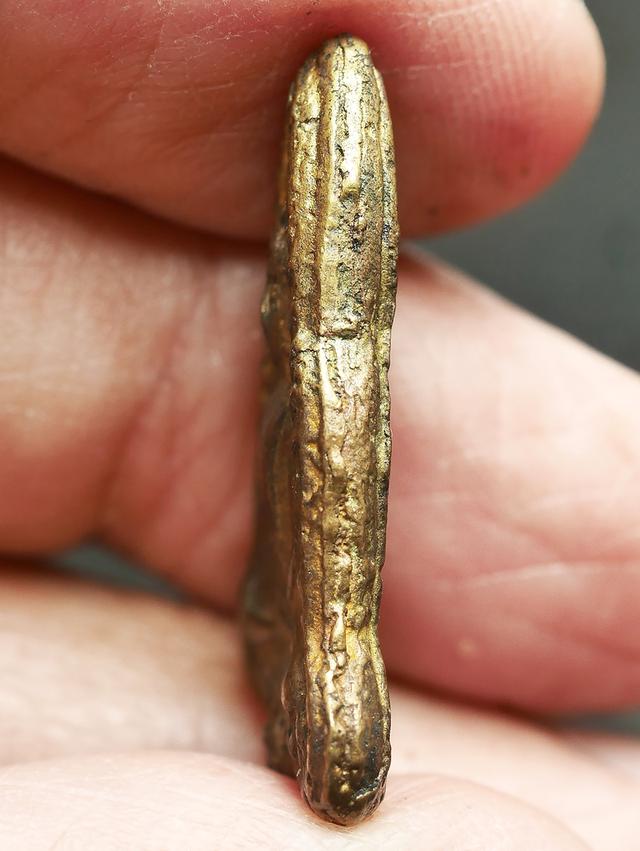 เหรียญหล่อพระพุทธชินราชหลวงพ่อเงิน พิมพ์เข่าจม เนื้อทองผสม ว ัดดอนยายหอม ปี 2493...เก่าเดิมๆ สวยแชมป์ 8