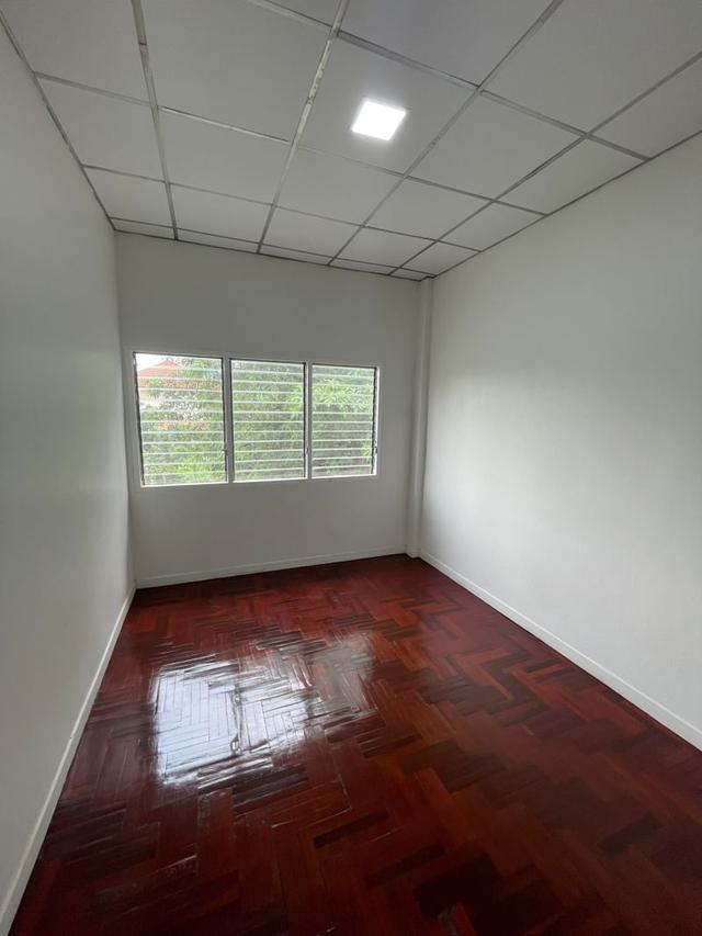 ขายทาวน์เฮ้าส์ 2 ชั้น เนื้อที่ 16 ตรว.  ถนนรามคำแหง 118 แยก 42-2  9