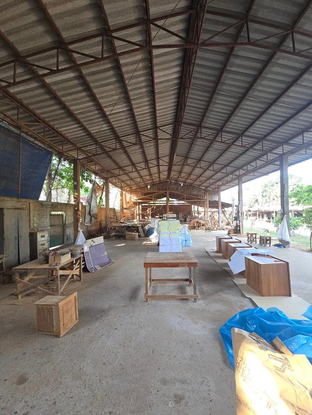 ขายที่ดินพร้อมโรงงานและบ้าน