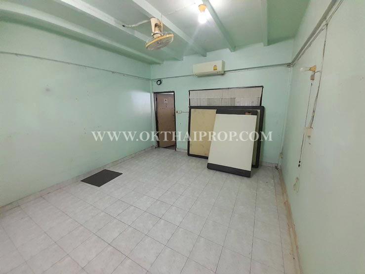 ทาวน์เฮ้าส์ 2 ชั้น หมู่บ้านลานทอง ติวานนท์-ปากเกร็ด นนทบุรี 2