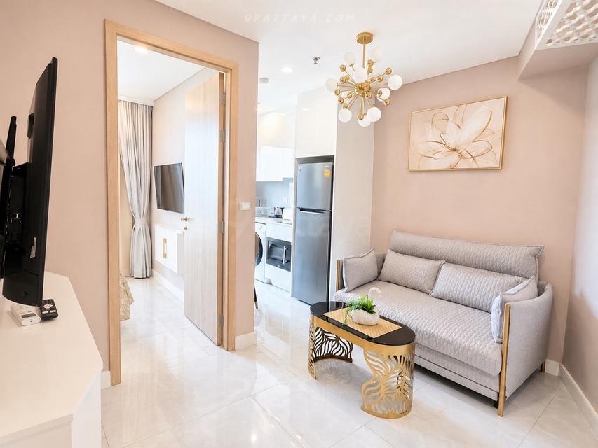 Urgent Sale — 1-Bedroom Condo at Copacabana JomtienUrgent sale at Copacabana Jomtien, a luxury beachfront condominium in Jomtien. Multiple high-floor 3