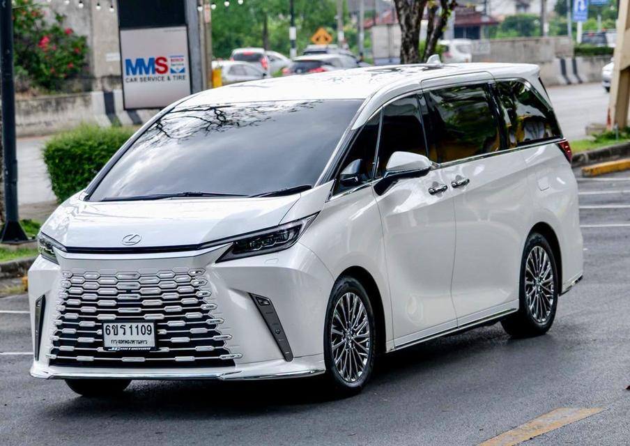 Lexus LM500h Executive 4Seats ปี 2025 Top สุด