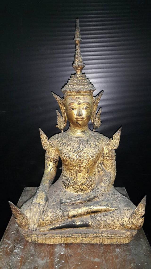 พระบูชาใหญ่  9 นิ้ว