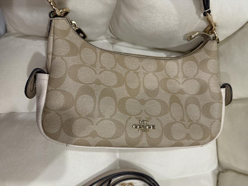 กระเป๋า coach สะพายข้าง
