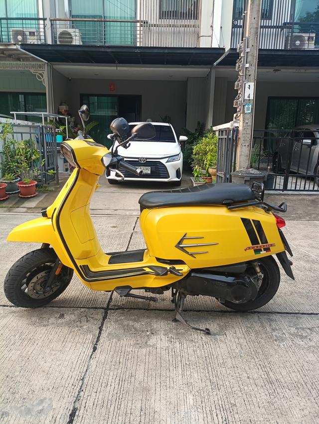 มอเตอร์ไซค์ Lambretta v200 gp