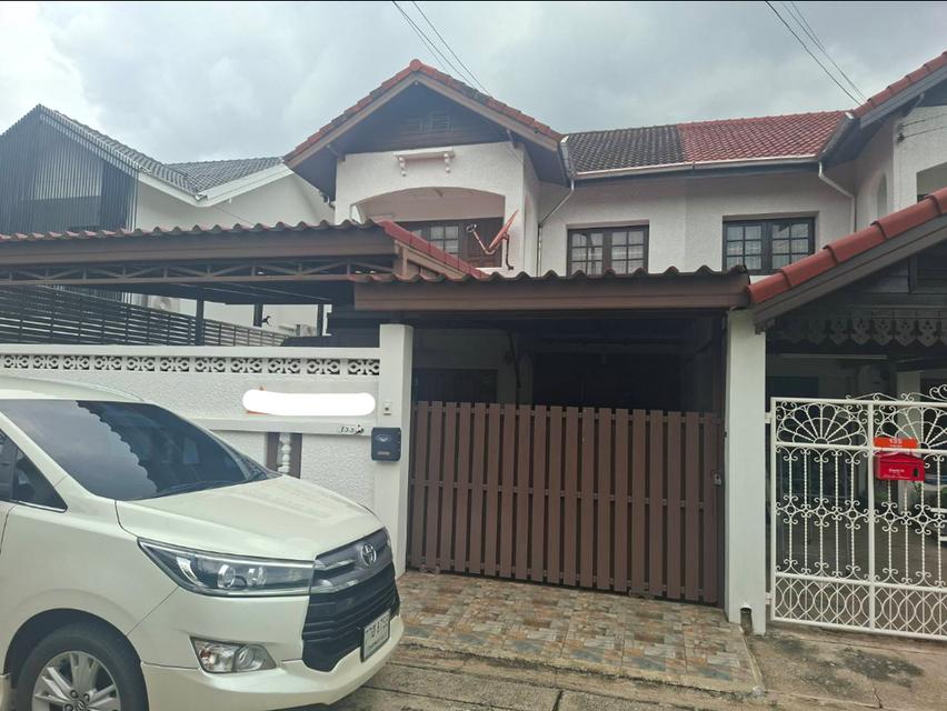 บ้านแฝด 3 ห้องนอน 2 ห้องน้ำ 2