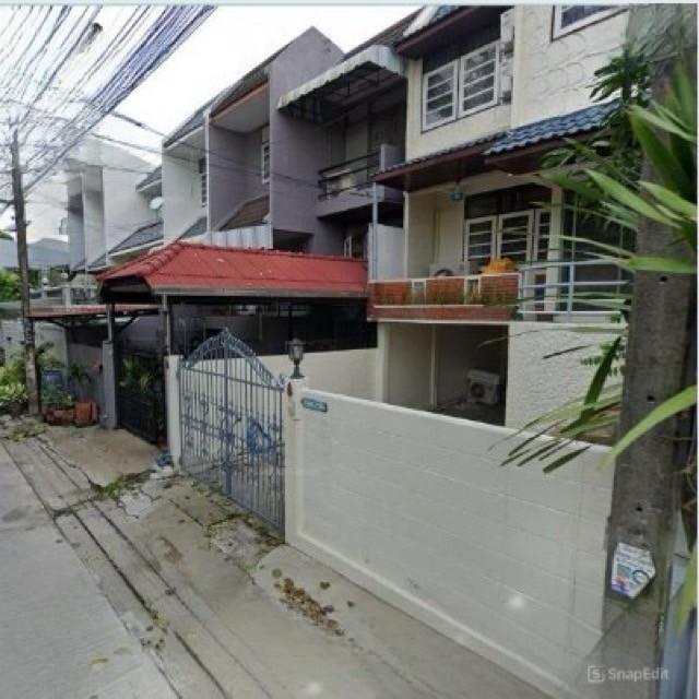 ให้เช่าทาวน์โฮม 3 ชั้น ย่านรามคำแหง ใกล้บริษัทโอสถสภาและไทยน้ำทิพย์