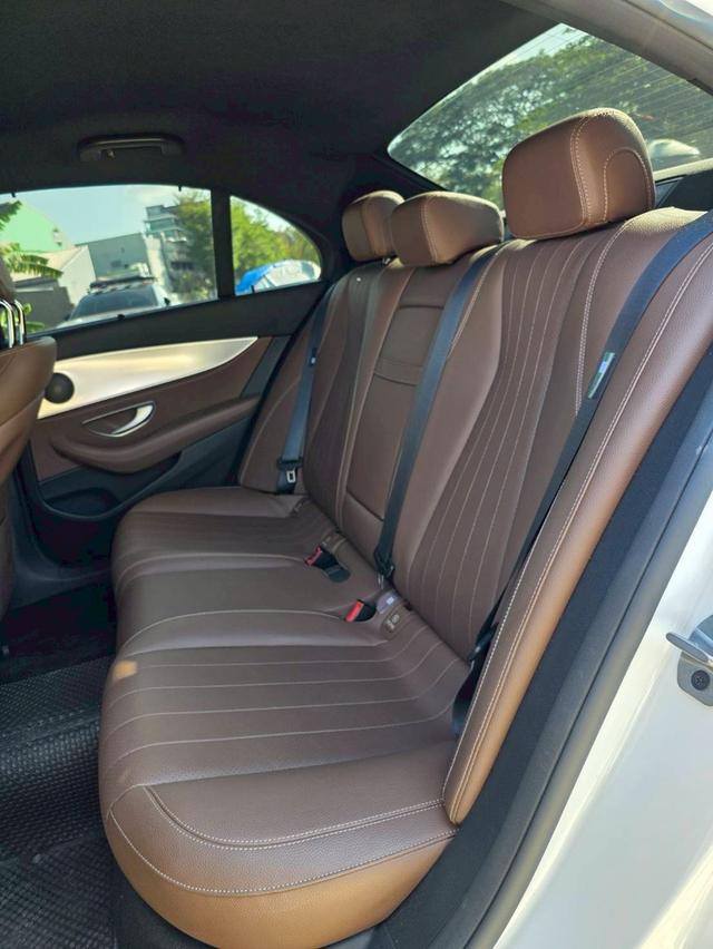 Mercedes-Benz E300e Avantgarde (W213) (Facelift) ปี 2023 สีขาว ไมล์ 50,000 กม. 11