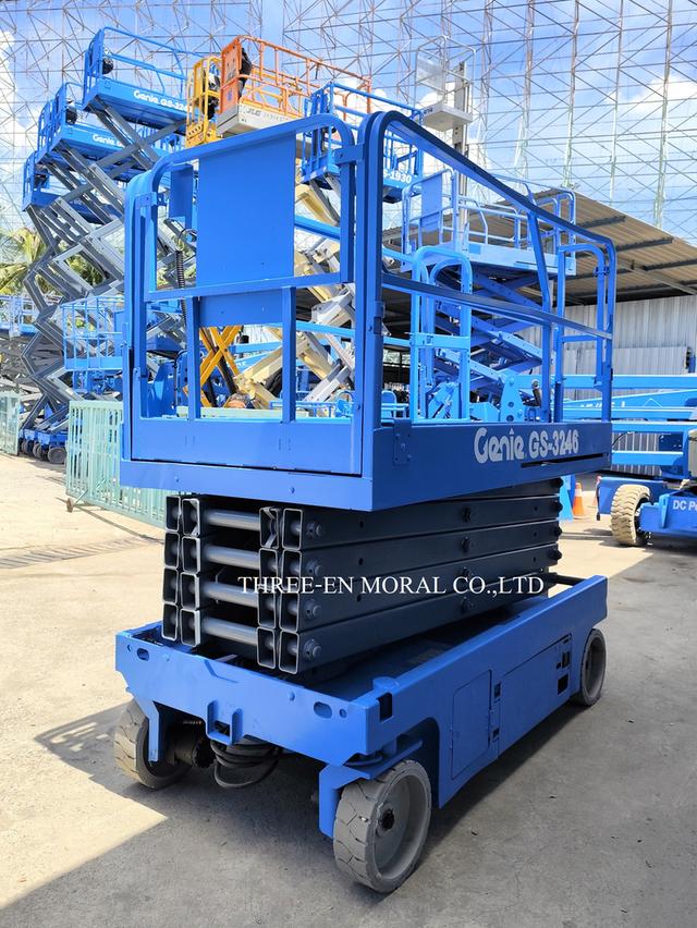 รถกระเช้า Scissor Lift Genie GS-3246 2