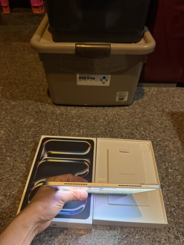 ขายๆๆๆถูกๆๆiPadPro11นิ้วM4สีหายากSilver 256กิ๊กยกกล่องอีมี่ตรงWifi Only สูนTrueเครื่องใช้งานดีทุกๆฟังชั่นรีสโตได้ตลอดไม่มีติดไอคราว Model TH/A  สภาพ: รูปที่ 3