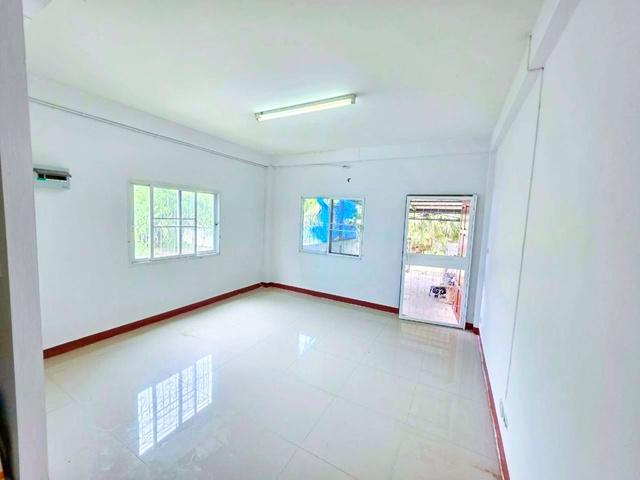 MRT มีนบุรี 350 ม. ให้เช่าทาวน์เฮ้าส์ 2 ชั้น 20ตร.วา. 2 นอน 2 น้ำ ม.เกษมบัณฑิต ร่มเกล้า 800 ม. ซ.หทัยราษฎร์ 1-7 ตลาดมีนบ 5