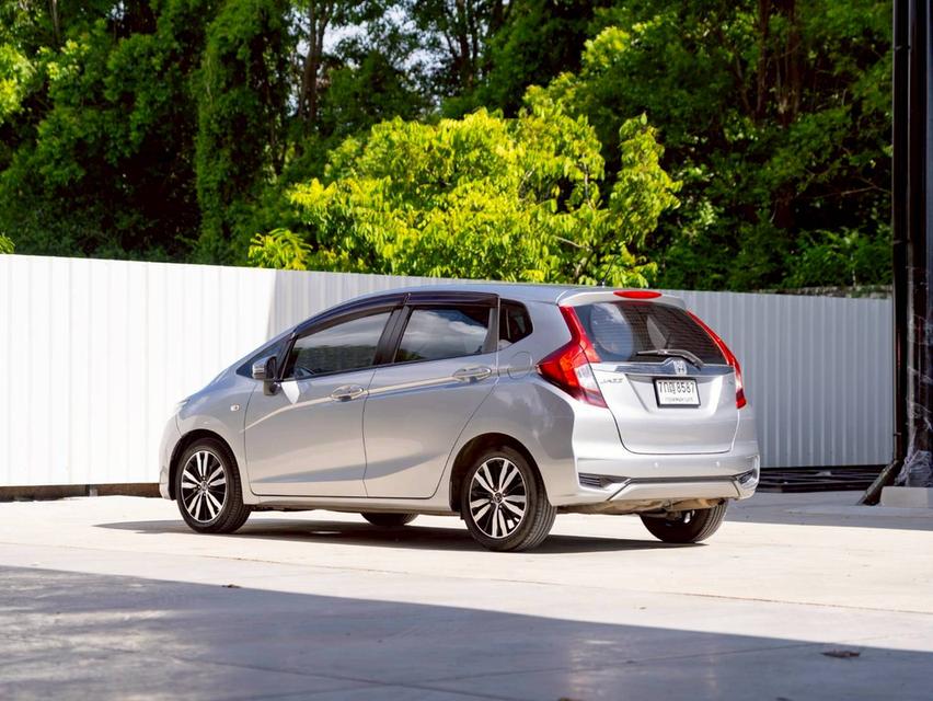 Honda Jazz 1.5V ปี 2018 รถสวย