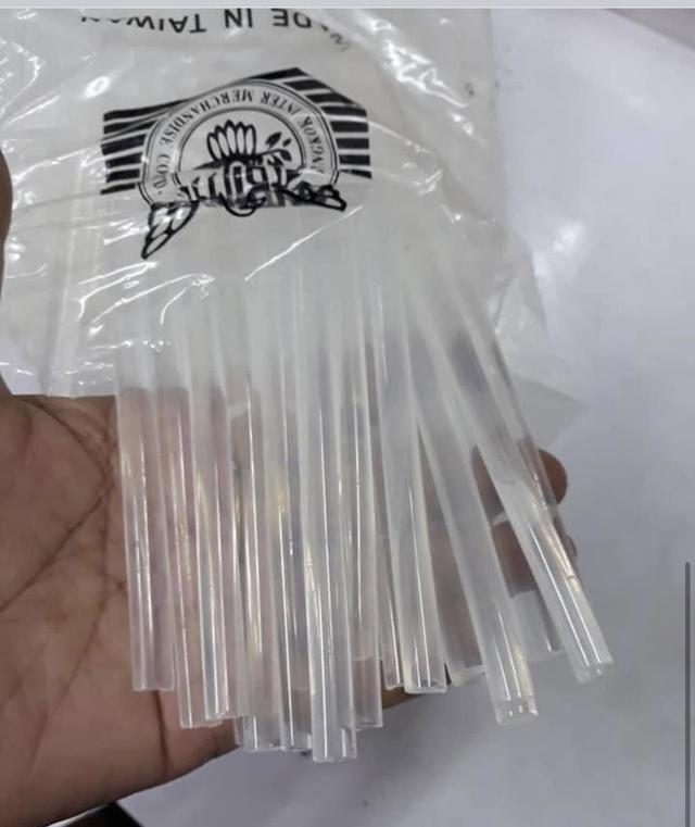 กาวแท่งสีใส กาวแท่งสีขาว กาวแท่งสีเหลือง กาวแท่งสีดำ โรงงานผลิตกาวแท่ง