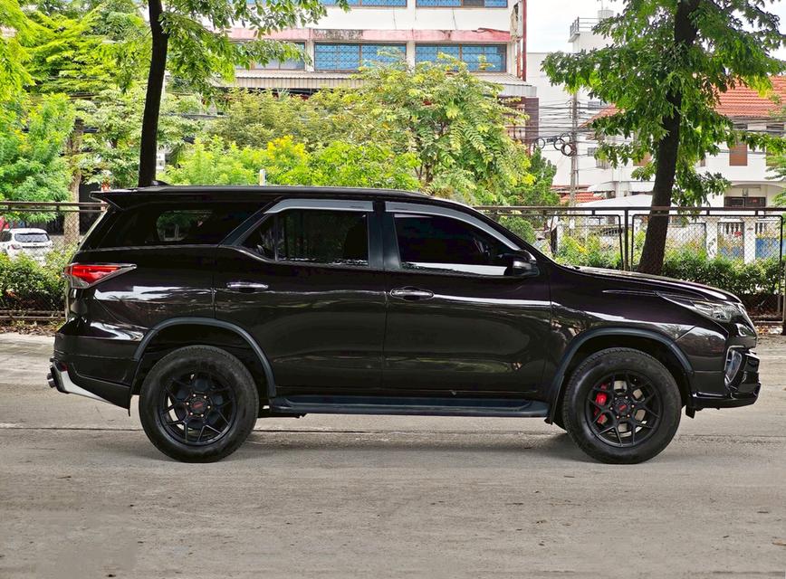 Toyota Fortuner 2.4 V ปี 2016